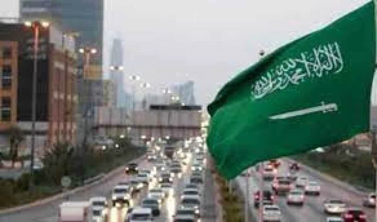 عاجل .. مرسوم ملكي سعودي بتجديد إقامات الوافدين بالسعودية لأبناء هذه الجنسيات مجاناً... تفاصيل!