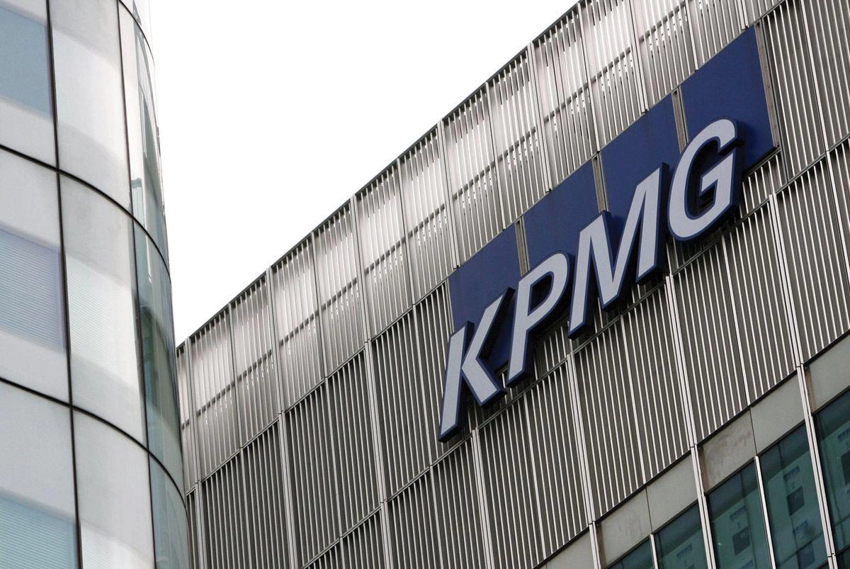 وظائف خالية لدي شركة KPMG عمان 2023  برواتب ومزايا عالية بمختلف التخصصات ولجميع الجنسيات .. قدم الان