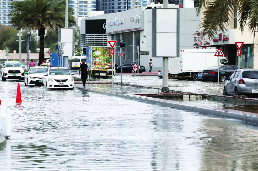 الإمارات : هطول كميات أمطار ضخمة لم تشهدها البلاد منذ 75‬‎ عامً