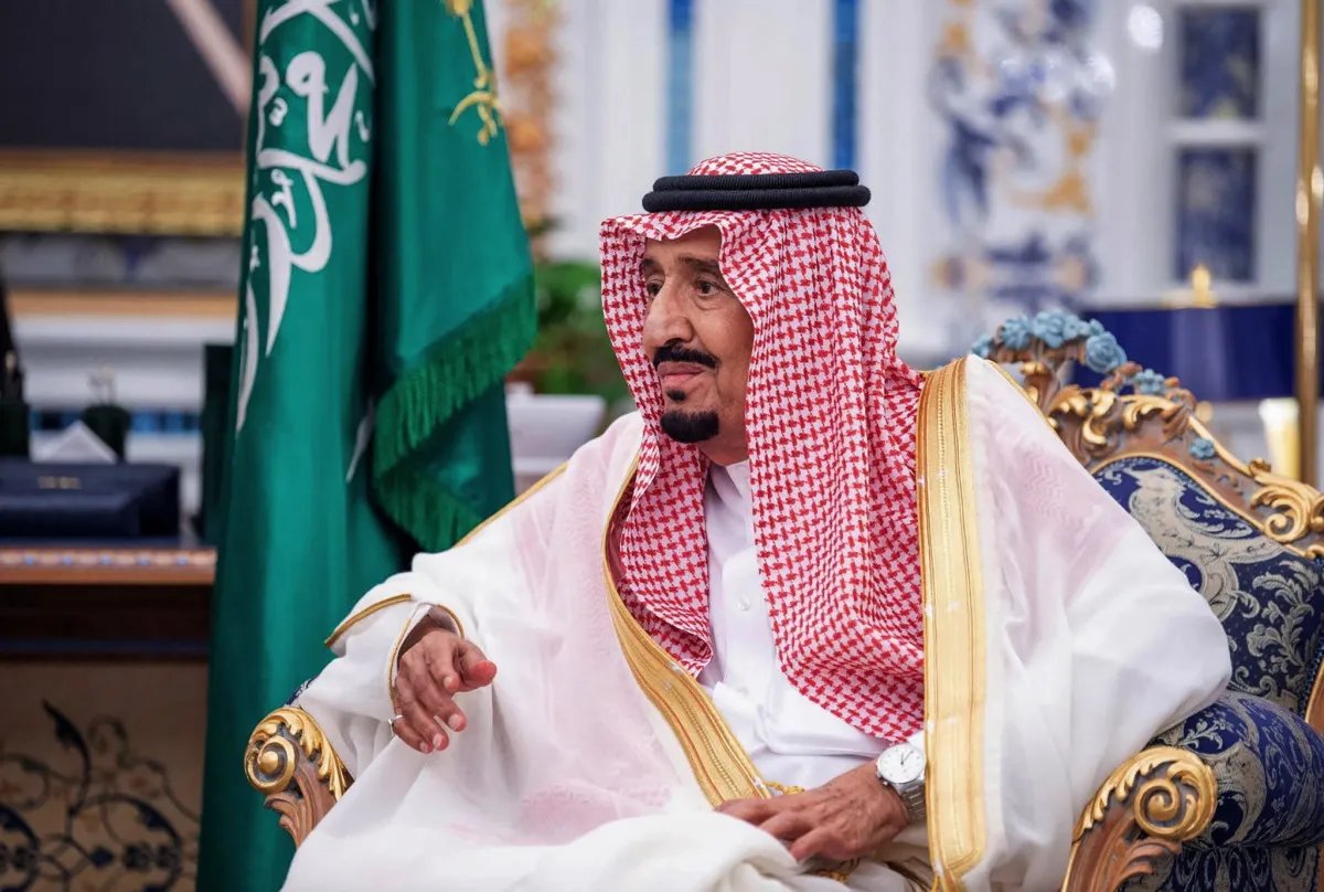 هل المكرمة الملكية من الملك سلمان هذا العام 1444 تشمل الطلاب في السعودية؟ “الموارد” تُبشر حال صدور أمر الصرف