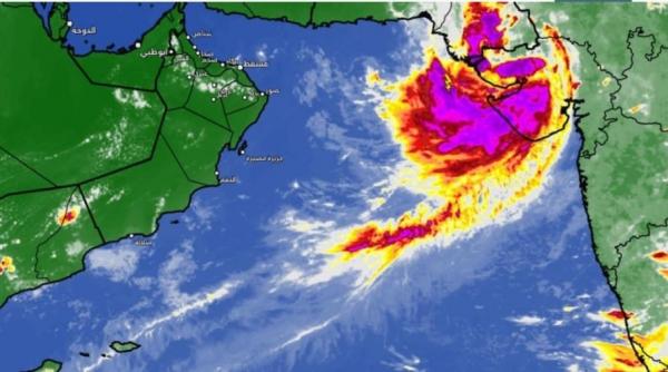 عاجل وهاام .. 3 مسارات مختلفة جديد الحالة الجوية المرتقبة في طقس السلطنة